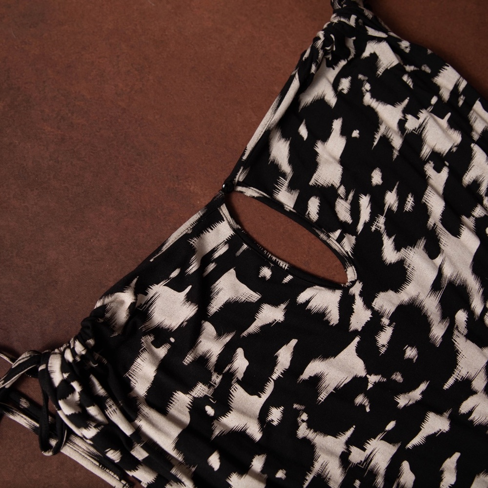 Black and Cream Shorts Romper (S) - Picture 4 of 4